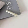 Détail d'une barrette en acétate vert pâle avec l'inscription dorée Barrette la France - Vert Clair (6#)