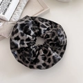 Elastico per capelli vintage in ecopelle con stampa leopardata nera e grigia chic - Grigio