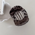 Elegant tortoiseshell hair claw clip with dark leopard pattern for retro hair styling - Oval Hollow Style / 1# Grey Tortoiseshell - Large
