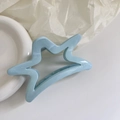 Détail macro d'une pince à cheveux bleu clair en forme d'étoile sur fond blanc - 4# Pince à Cheveux Étoile Bleu Crème