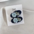 Zweiteiliges Set aus floral bestickten Denim-Haarspangen auf einer weißen Karte - Ein Paar BB-Clips / 3# Stickerei Blaue Blume - Dunkelblau