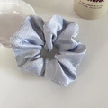 Chouchou élégant en jacquard bleu clair pour coiffures minimalistes en queue de cheval - Bleu