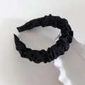 Detail of grey pleated headband with black polka dots on elegant white ceramic tray - 6# Black Polka Dot