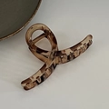 Detail of amber tortoiseshell large hair claw clip with strong metal spring for thick hair - Tortoiseshell