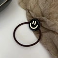 Elastisch zwart haarelastiekje met een minimalistische smiley-bedel in Koreaanse stijl - Zwart