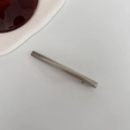 Fermaglio per capelli minimalista in metallo grigio scuro opaco con design a becco - Fermaglio Lungo