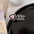 Nahaufnahme der Fischgräten-Haarklammer mit pinkfarbenen und schwarzen Acrylschichten - Schwarz und Rosa Kontrast Fischgräte-Stil (9#)