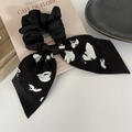Chouchou en satin noir de style français avec nœud à motifs et détail doré - Noir Fleuri
