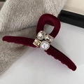 Dettaglio del fermaglio per capelli in velluto bordeaux con strass e perla bianca - Pinza per capelli / 1# Pinza Velluto Rosso Vino