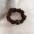 Elastico per capelli leopardato marrone caffè con perla decorativa in resina marmorizzata - Perla Leopardata Rotonda Caffè
