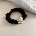 Chouchou noir avec pendentif cœur doré et incrustation crème pour les femmes - Cœur Crème / Blanc