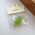 Lot de deux mini pinces à cheveux en acétate vert menthe sur carte d'emballage - Vert