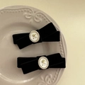 Fermagli per capelli in velluto nero vintage con rilievo a rosa e perle eleganti - Bianco