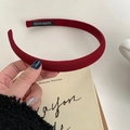 Eleganter weinroter Stoff-Haarreif im Retro-Stil mit handgefertigtem Etikett für Damen - Rot