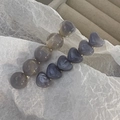 Set de 2 pinzas para el cabello con cuentas redondas y corazones de mármol suave - Gris Púrpura
