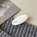 Schicke cremeweiße ovale Haarspange mit goldenem France Handmade Logo Schriftzug - Cremeweiß