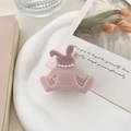 Dettaglio molletta per capelli a coniglio rosa con perle e logo dorato Sunshine - Rosa