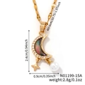 Detalle del collar de luna creciente dorada con nácar, colgante de estrella y perla - Dorado (N01199-15A)