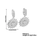 Pendientes plateados con dijes de estrella de brújula de circón y marcas N S E W - Rayo de Sol Brújula Plateado (E04219-2)
