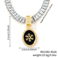Collier flocon de neige minimaliste avec pendentif en émail noir et chaîne en cristal - Ovale Noir (N01392-452A)
