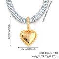 Goldene Herz-Halskette mit hellblauen Zirkonia und graviertem Buchstaben T - Herz Anfangsbuchstabe T Stil (N01336JS-T40)