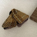 Molletta per capelli in tweed marrone a scacchi con design a fiocco su fondo tessuto - Pinza Triangolare a Strisce Caffè Zenzero
