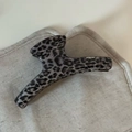 Detailed close-up of a large leopard print hair claw clip in elegant grey and black shades - Grey Leopard Hanger Style (9#)
