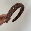 Maillard Vintage Karo Haarreif mit Goldlabel für elegantes Haarstyling bei Damen - Gold Etikett Haarband (6092727246339) / Kaffee Schwarz Kariert