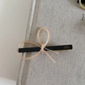 Pince à cheveux artisanale en acétate noir et rose avec texte doré France Handmade - Blanc Cassé