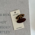 Detailansicht der ovalen Haarspangen mit Leopardenmuster und Burgunderrot - 3# Leopard Ovale Haarklammer