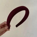Diadema acolchada de lana burdeos clásica con textura suave en color rojo sólido - Rojo Vino