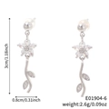 Orecchini a fiore in argento con zirconi e dettagli a foglia, altezza misurata 3 cm - Stile Fiore Bianco Argento (E01904-6)
