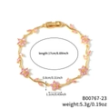 Exquisita pulsera floral dorada con hojas y flores de circón rosa, longitud 17 cm - Estilo de Flor Rosa Oscuro y Estrás Transparente en Tono Dorado (B00767-23)