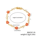 Elegante pulsera dorada con cinco flores rojas y hojas de circonita de corte marquesa - Estilo de Flor Roja y Estrás Transparente en Tono Dorado (B00767-25)