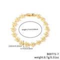 Elegantes goldenes Blumenarmband mit funkelnden Kristallen und feinen 17cm Gliedern - Klarer Pave Strass Goldene Basis (B00771-7)