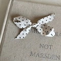 Vintage satijnen haarspeld met witte en zwarte stippen voor dames - Witte haarspeld met zwarte stippen strik