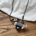 Collier porte-lunettes teckel en tissu avec motif à carreaux et cordon noir élégant - Style Chien Café à Grille Noir et Blanc (11#)