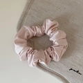 Elastico per capelli in raso rosa con lucentezza perlata e morbide pieghe a 45 gradi - Set di Elastici Piccoli Rosa
