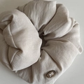 Chouchou en dentelle beige de style français avec un détail de nœud élégant - Grand Chouchou Nœud Plissé Beige (6#)