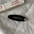 Fermaglio ovale in velluto retrò con etichetta dorata Smile Happy su sfondo di lino - 1# Fermaglio Floccato Marrone Etichetta Oro