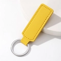 Minimalistischer, hellgelber PU-Leder Schlüsselanhänger mit Narbenleder und Metallring - Rechteck / Gelb