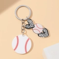 Detail van LOVE sleutelhanger met honkbalthema en hart met luipaardprint versiering - Honkbal