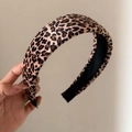 Serre-tête classique à motif léopard avec texture satinée et dents antidérapantes - Serre-tête Floqué Léopard Clair (8#) / 3cm
