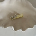 Gelbe Haarklammer mit glitzernder Kristallstruktur und silberner Strass-Schleife - Gelbe Kristallschleife Entenschnabel-Clip / Gelb