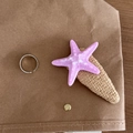 Rosa Seestern-Haarspange mit geflochtener Basis und silbernem offenem Ring-Accessoire - Lila