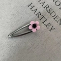 Eleganter silberner Metall-Haarclip mit rosa Tropföl-Blume für Damenfrisuren - Rosa