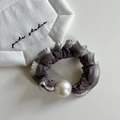 Coletero de malla gris oscuro con una perla crema grande y elegante adorno de cinta - Gris (3#灰色珍珠发绳)