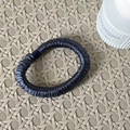 Elastico per capelli in seta blu navy senza cuciture con texture in raso lucido - modello base / Blu navy