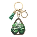 Dettaglio del portachiavi di San Patrizio con nappa verde e ciondolo in legno con trifogli - Stile Lettere Auguri Festivi (Stile 4)