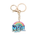 Dettaglio del portachiavi MOM arcobaleno in acrilico con gancio in metallo dorato - Stile 3D MOM